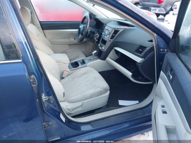 Subaru Legacy 2.5i Image 8