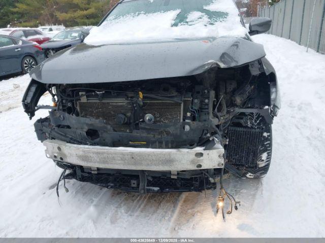 Nissan Pathfinder Sv Image 7