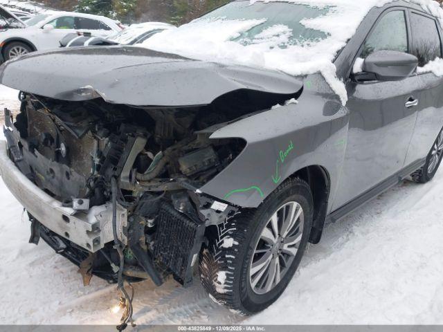 Nissan Pathfinder Sv Image 4