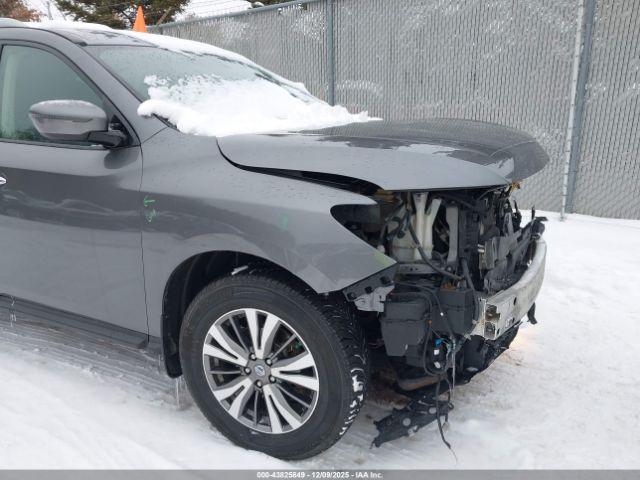 Nissan Pathfinder Sv Image 3