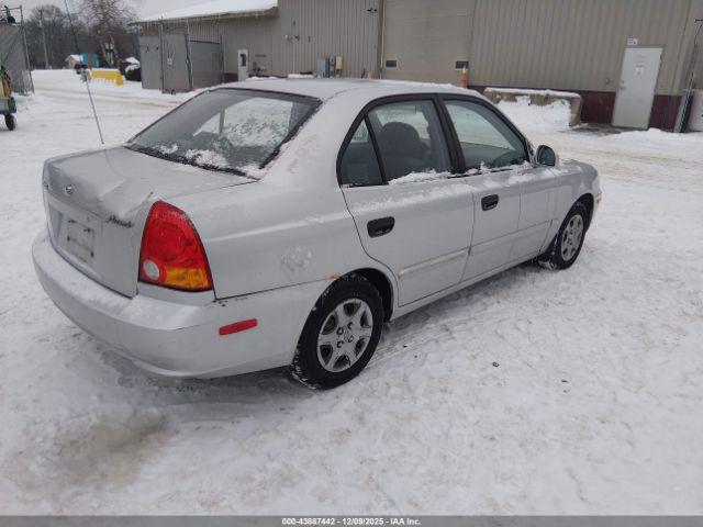 Hyundai ACCENT Gl Image 11