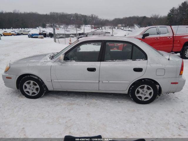 Hyundai ACCENT Gl Image 10