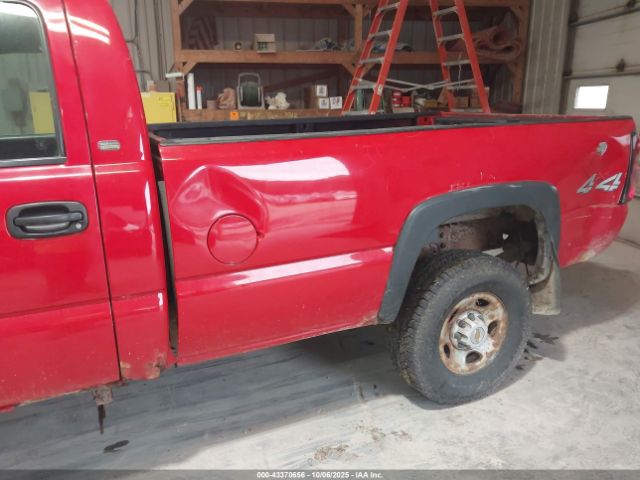 Chevrolet Silverado 2500 Image 2