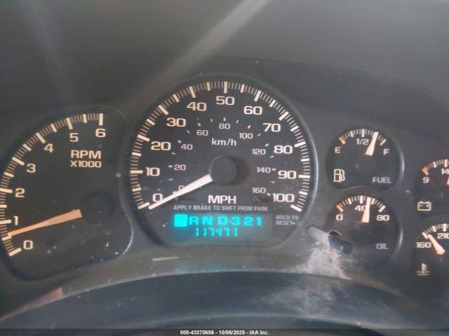 Chevrolet Silverado 2500 Image 8