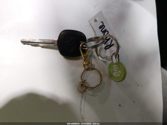 Toyota Corolla Ce Image 9