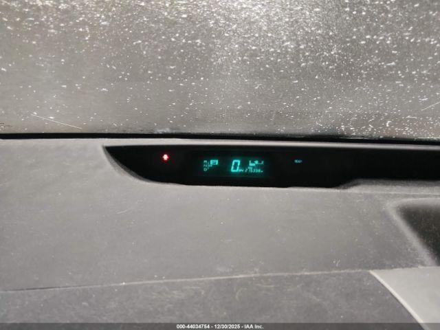 Toyota Prius Image 2