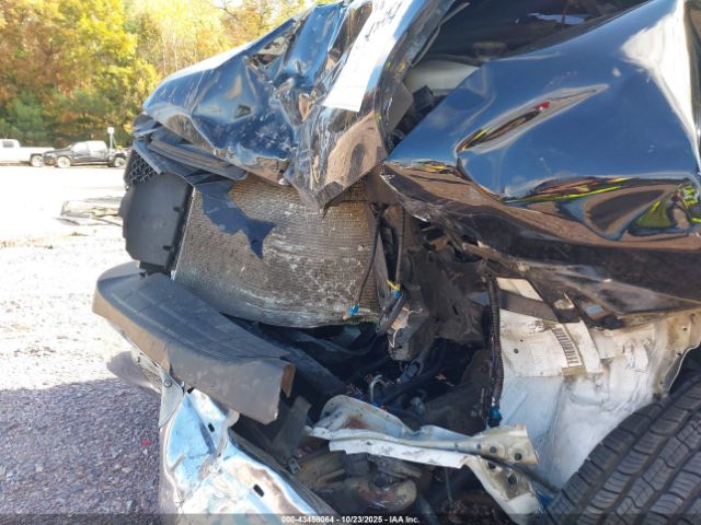 Chevrolet Express Work Van Image 3