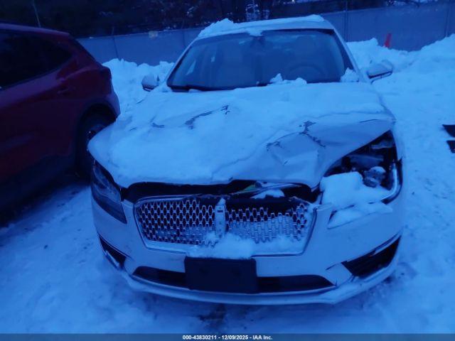 Lincoln MKZ Standard Image 6