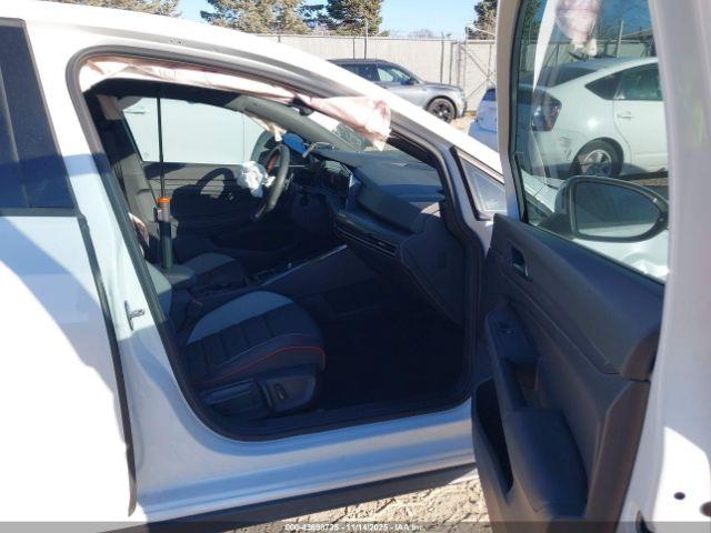 Volkswagen Golf 2.0t Autobahn Image 8