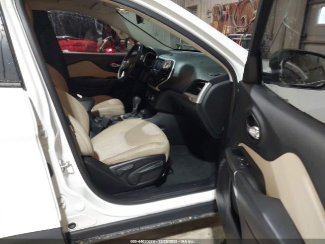 Jeep Cherokee Sport Image 17