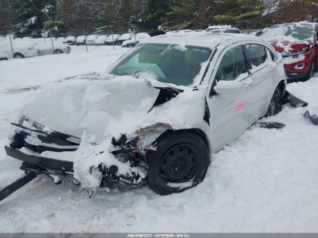 Chrysler 200 Lx Image 13