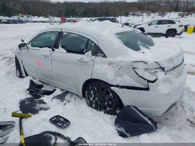Chrysler 200 Lx Image 14
