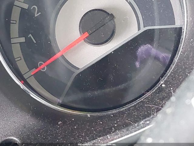 Chrysler 200 Lx Image 2