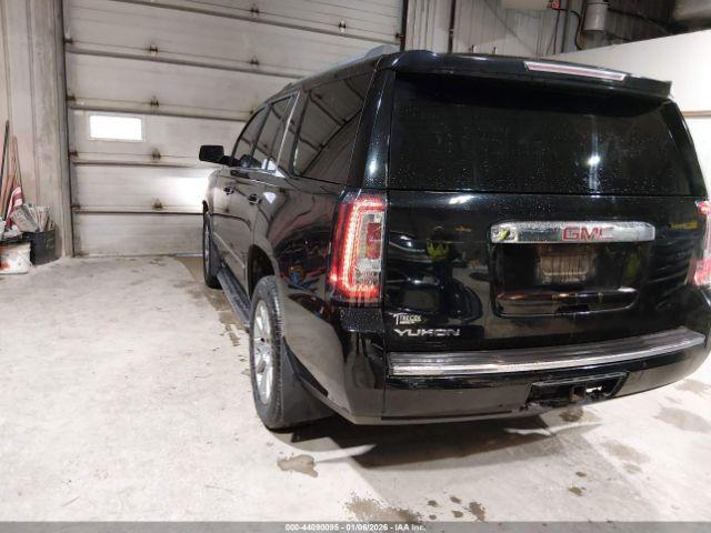 GMC Yukon Denali Image 9