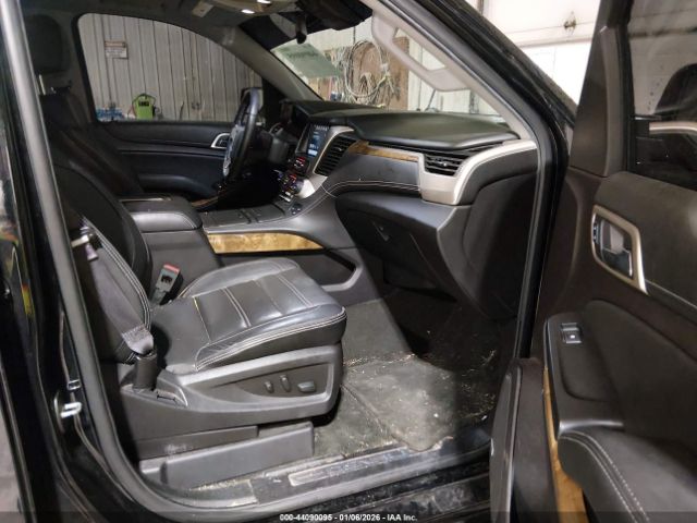 GMC Yukon Denali Image 10