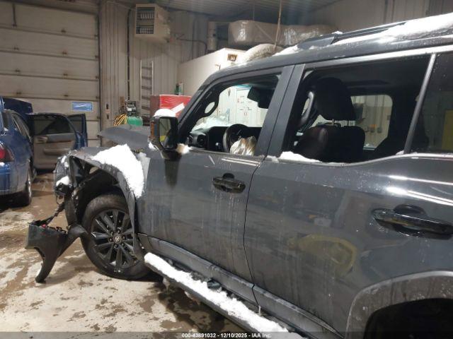 Toyota Land Cruiser Image 15