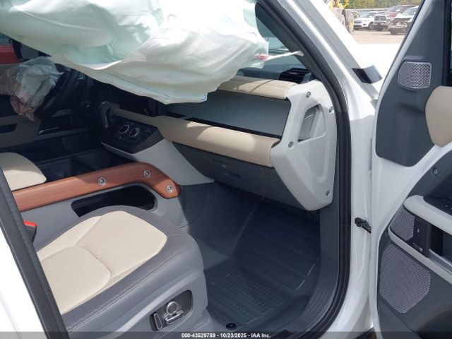 Land Rover Defender 130 P400 X-dynamic Se Image 7