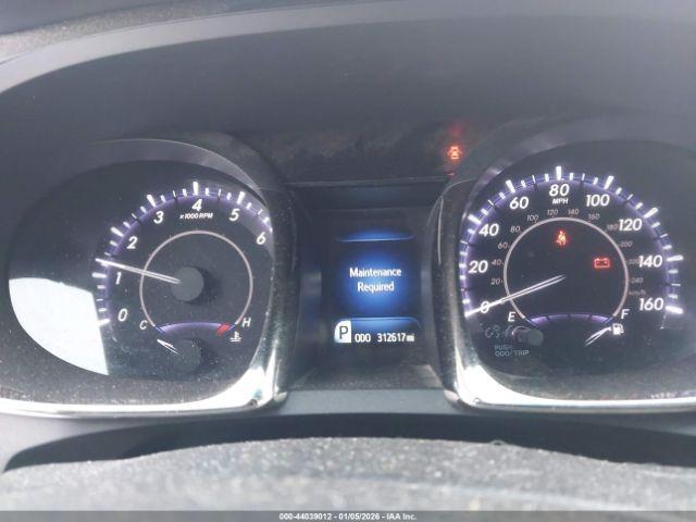 Toyota Avalon Xle Premium Image 4