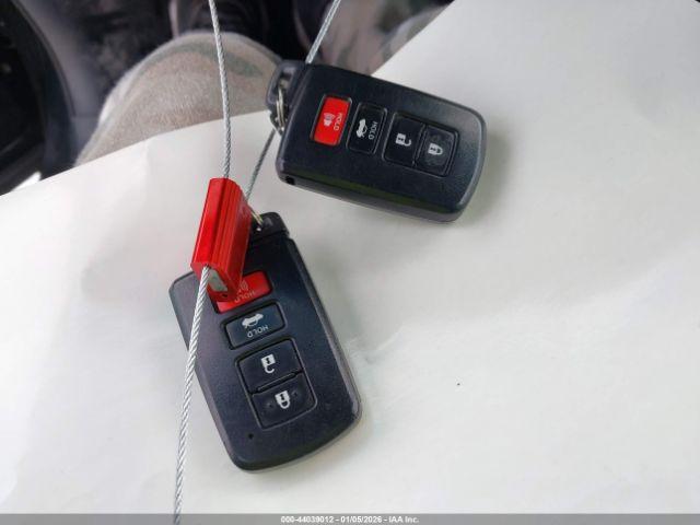 Toyota Avalon Xle Premium Image 13