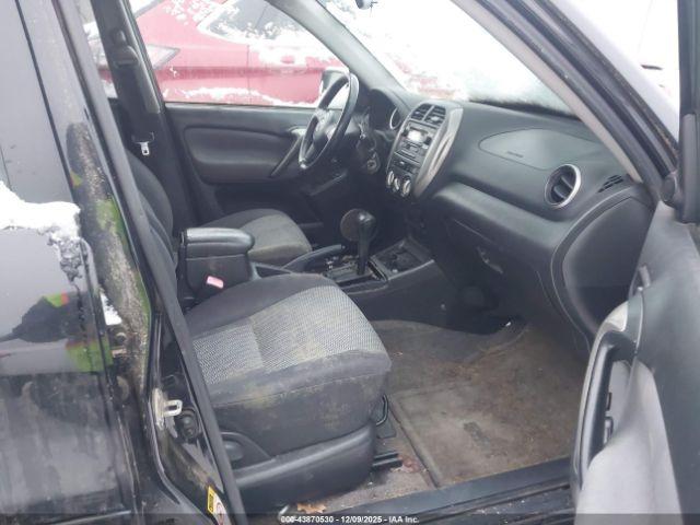 Toyota RAV4 Image 12