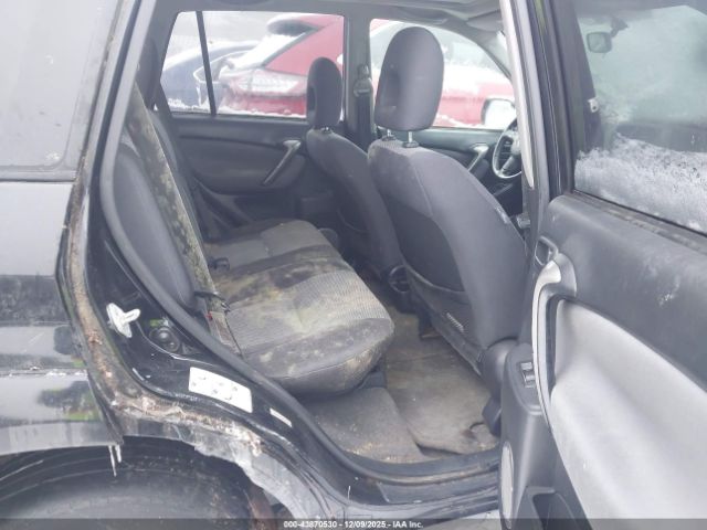 Toyota RAV4 Image 11